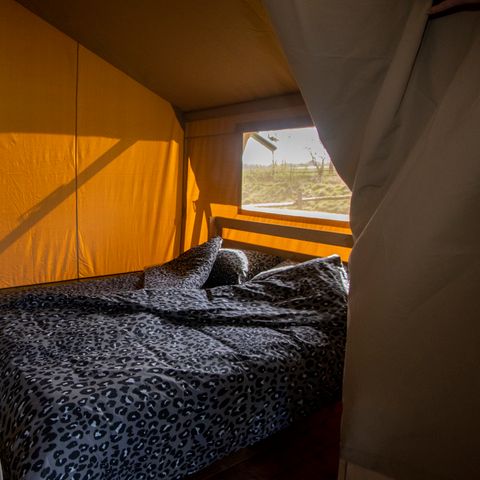 CANVAS AND WOOD TENT 4 people - including toilet