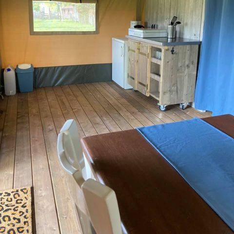 Canvas and wooden tent 4 persons