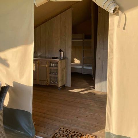 Canvas and wooden tent 4 persons