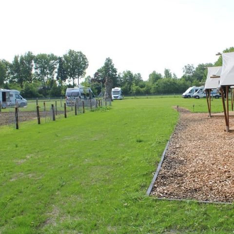 Canvas and wooden tent 4 persons