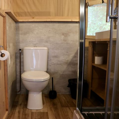 CANVAS AND WOOD TENT 5 people - including sanitary facilities