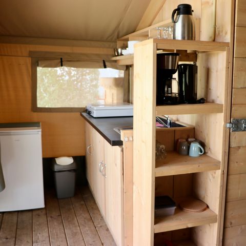 Canvas and wooden tent 5 persons - including sanitary facilities