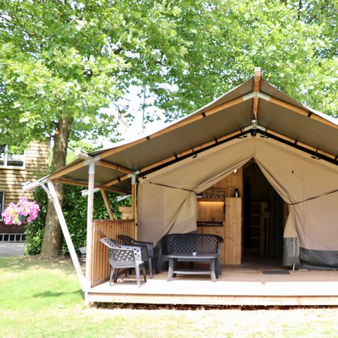 CANVAS AND WOOD TENT 5 people - including sanitary facilities