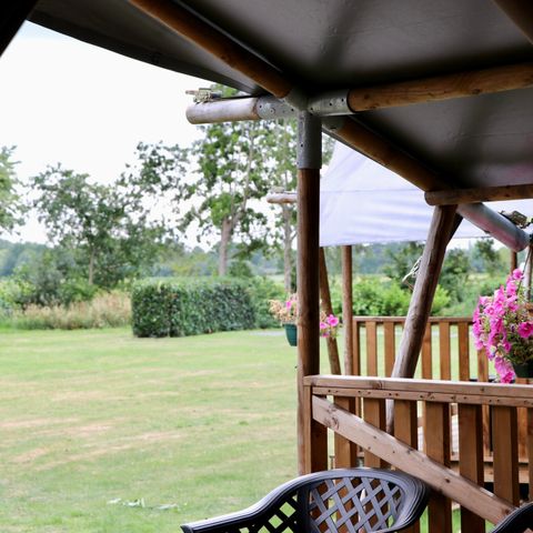 Canvas and wooden tent 5 persons - including sanitary facilities