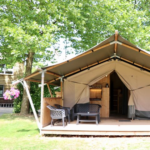Canvas and wooden tent 5 persons - including sanitary facilities