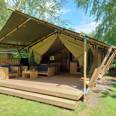 CANVAS AND WOOD TENT 6 people - including sanitary facilities