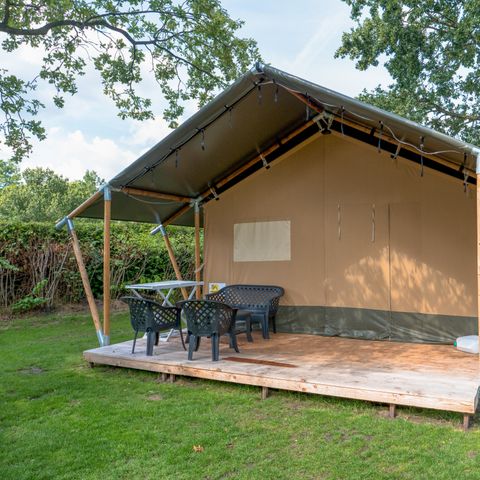 Canvas and wooden tent 6 persons - incl toilet