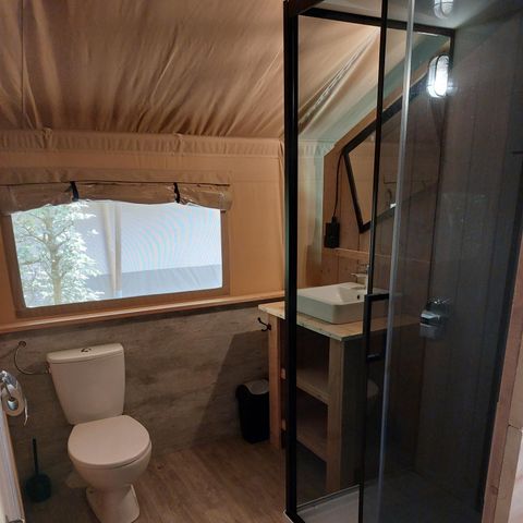 Canvas and wooden tent 6 persons - including sanitary facilities