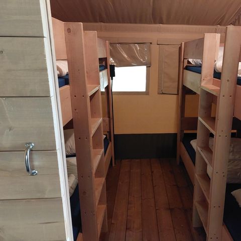 Canvas and wooden tent 6 persons - including sanitary facilities