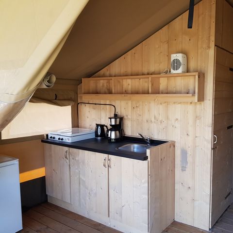 Canvas and wooden tent 4 persons - including sanitary facilities