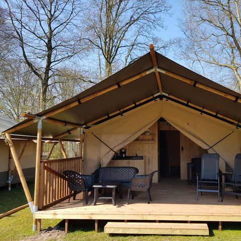 Canvas and wooden tent 4 persons - including sanitary facilities