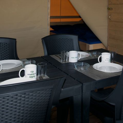 CANVAS AND WOOD TENT 6 people - including toilet