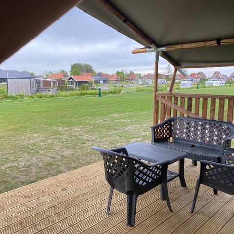 CANVAS AND WOOD TENT 4 people - including sanitary facilities