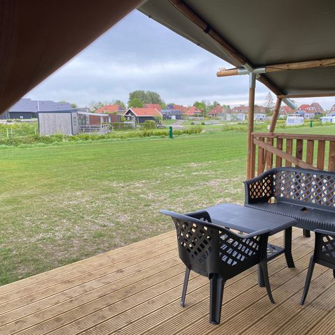 Canvas and wooden tent 4 persons - including sanitary facilities