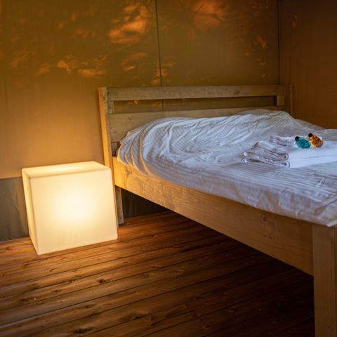 Canvas and wooden tent 6 persons