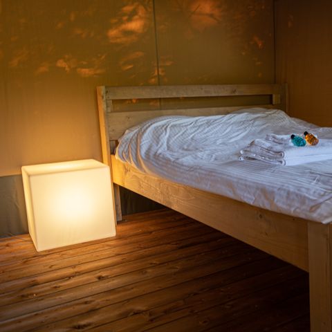 Canvas and wooden tent 6 persons