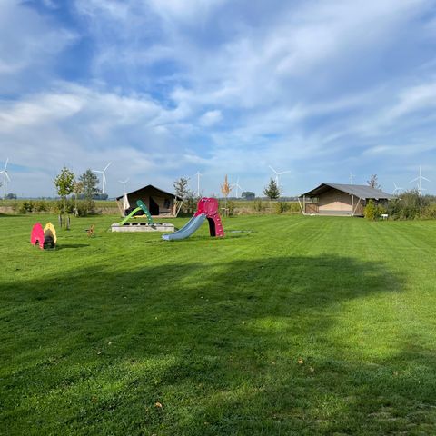 Canvas and wooden tent 6 persons - including toilet
