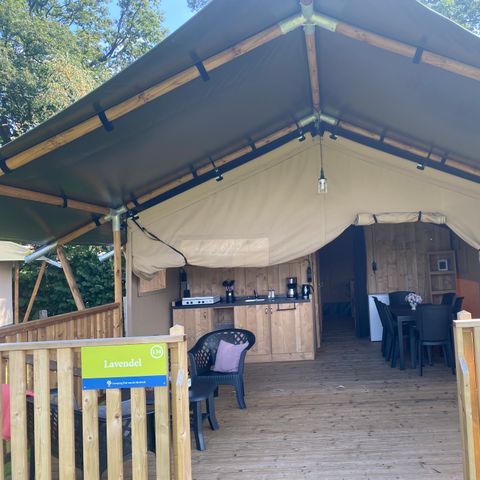 Canvas and wooden tent 5 persons - including sanitary facilities