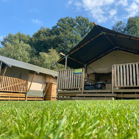 Canvas and wooden tent 4 persons - including sanitary facilities