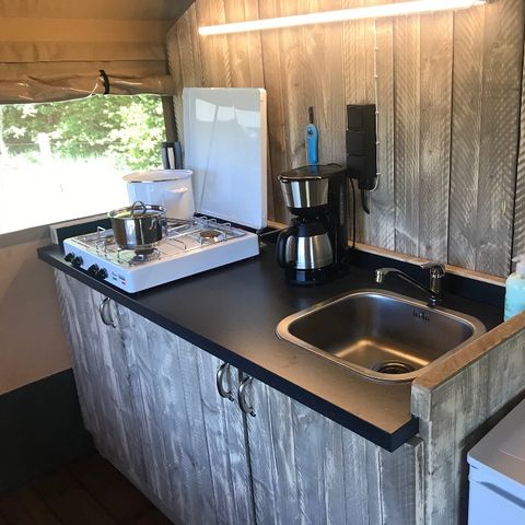 Canvas and wooden tent 4 persons - including sanitary facilities