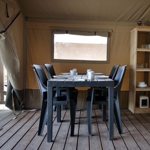Canvas and wooden tent 6 persons - including toilet
