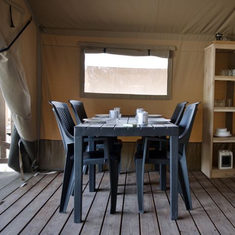 Canvas and wooden tent 6 persons - including toilet