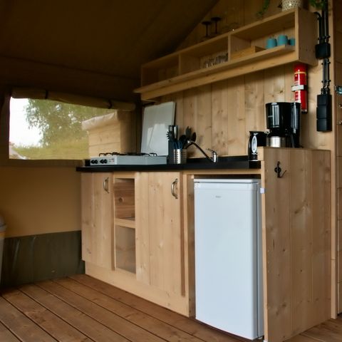 Canvas and wooden tent 4 persons - including sanitary facilities