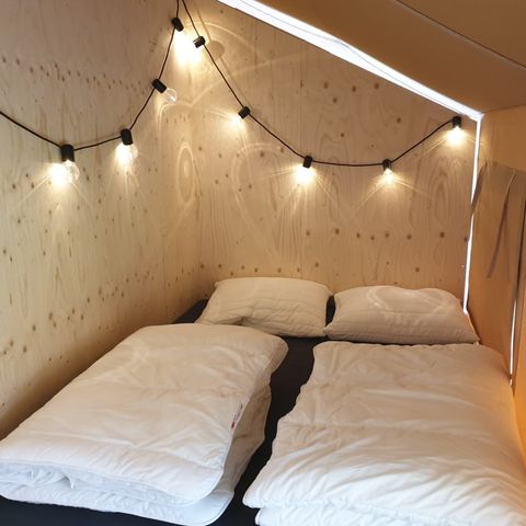 Canvas and wooden tent 6 persons - XL incl. toilet