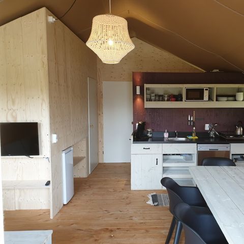 Canvas and wooden tent 6 persons - XL incl. toilet