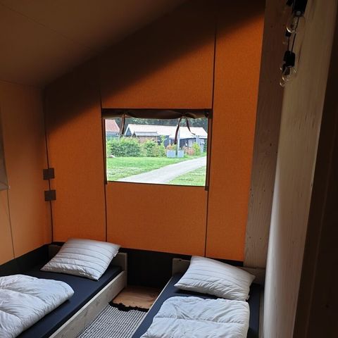 Canvas and wooden tent 6 persons - XL incl. toilet