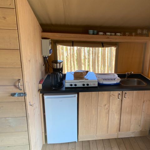Canvas and wooden tent 4 persons - including toilet