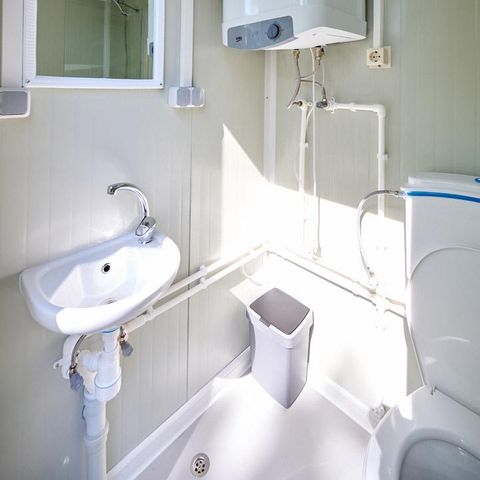 CANVAS AND WOOD TENT 4 people - Compact with private sanitary unit