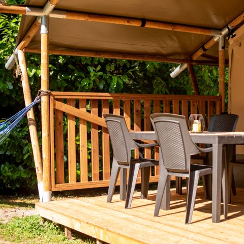 Canvas and wooden tent 4 persons - including sanitary facilities