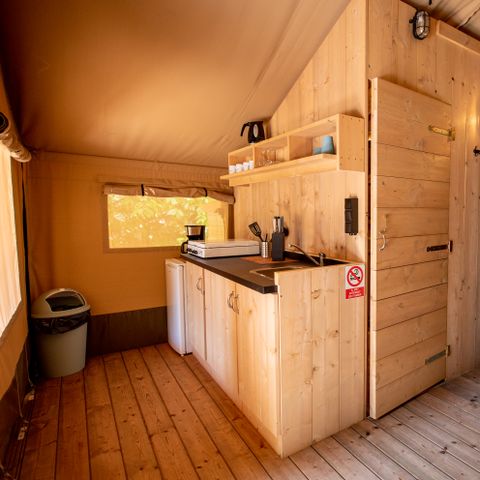 Canvas and wooden tent 4 persons - including sanitary facilities