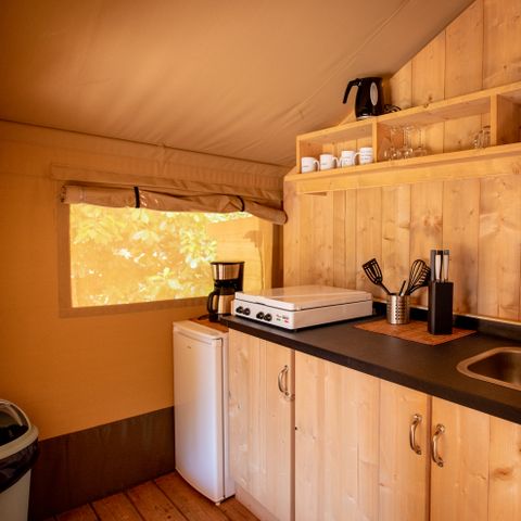 CANVAS AND WOOD TENT 4 people - including sanitary facilities