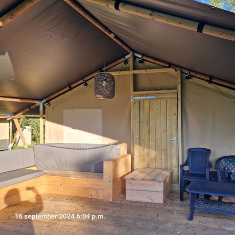 Canvas and wooden tent 4 persons