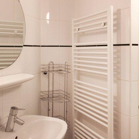 HOUSE 6 people - BGL75