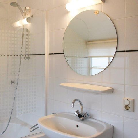 HOUSE 6 people - BGL75