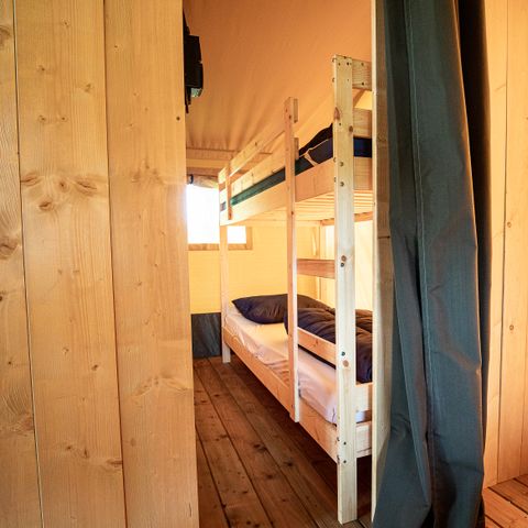 Canvas and wooden tent 4 persons - including sanitary facilities