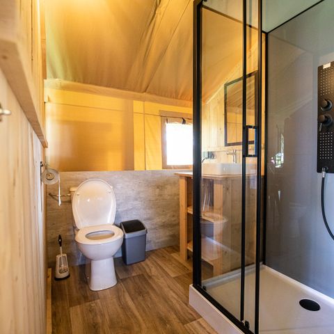 Canvas and wooden tent 4 persons - including sanitary facilities