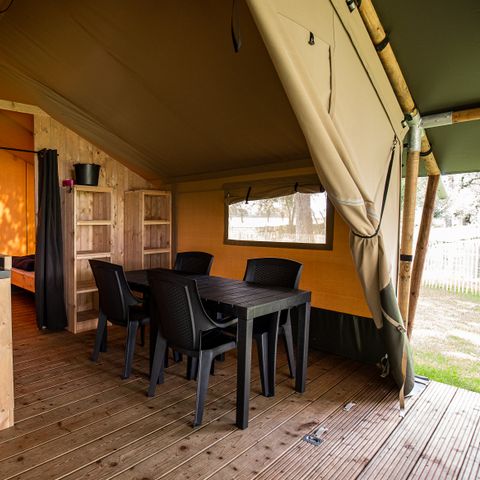 Canvas and wooden tent 4 persons - including sanitary facilities