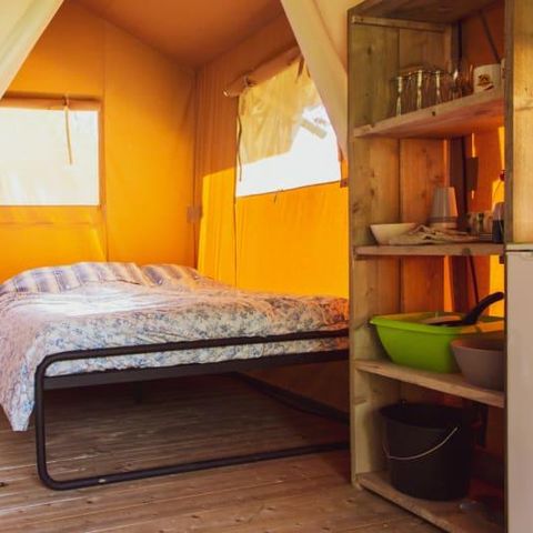 Canvas and wooden tent 6 persons