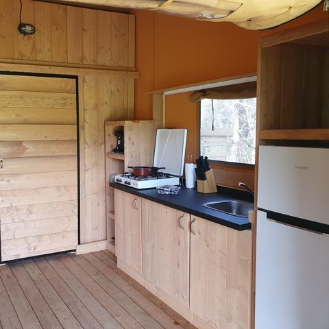 CANVAS AND WOOD TENT 6 people - including sanitary facilities