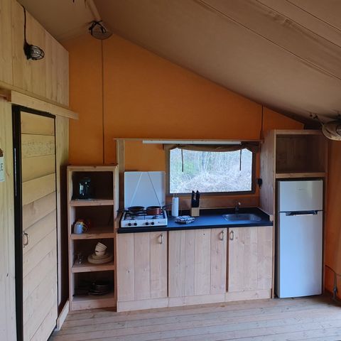 CANVAS AND WOOD TENT 6 people - including sanitary facilities