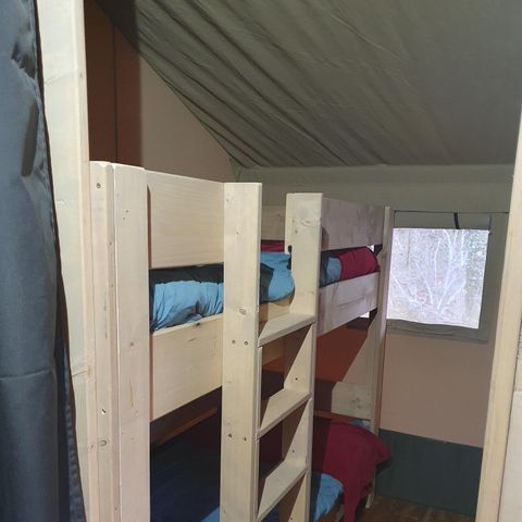 CANVAS AND WOOD TENT 4 people - including sanitary facilities