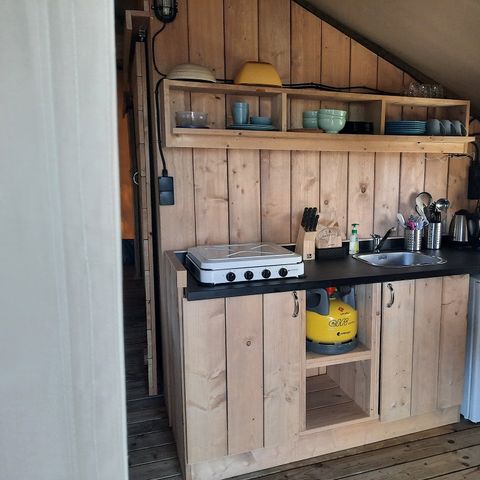Canvas and wooden tent 6 persons - including sanitary facilities