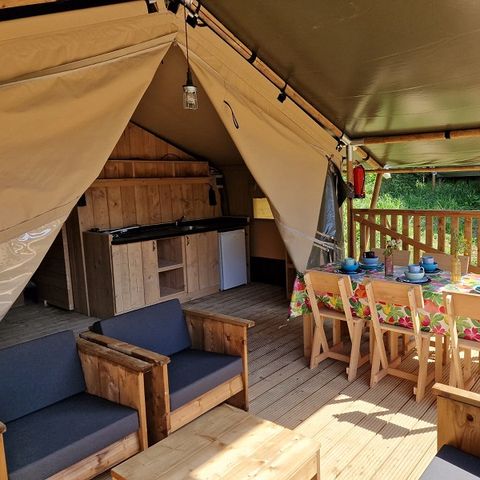 Canvas and wooden tent 6 persons - including sanitary facilities