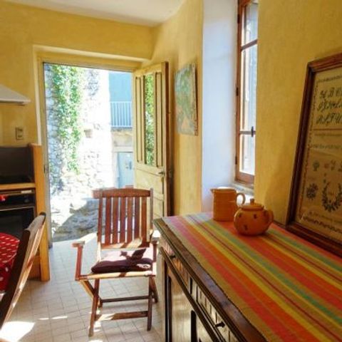 COUNTRY HOUSE 4 people - Outside the Domaine, village house Gîte equipped for 4 people: Apartment PETIT BALCONY