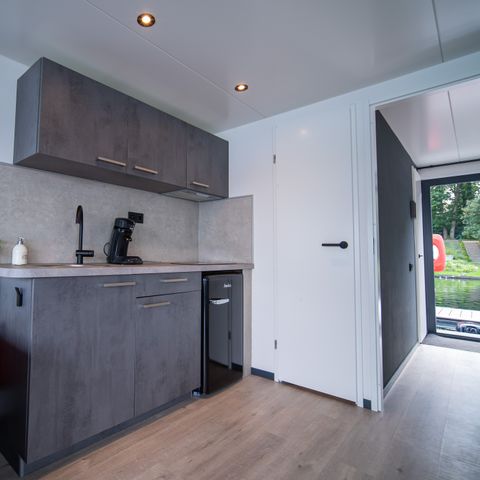 LODGE 6 people - Houseboat with XL hot tub & roof terrace