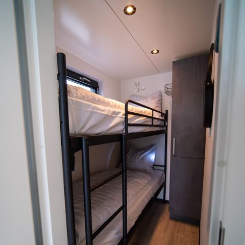 LODGE 6 people - Houseboat with XL hot tub & roof terrace